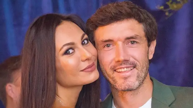 Жена футболиста «Зенита» Жиркова приняла участие в челлендже с подушкой