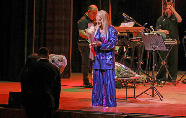 Профайлер объяснил, что на самом деле чувствует обратившаяся к зрителям Долина