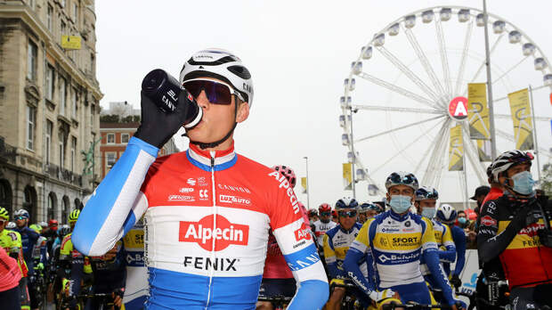 Велогонщик ван дер Пул победил на втором этапе Тура Швейцарии 