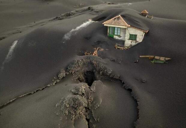 На острове Пальма закончилось извержение вулкана, которое длилось три месяца