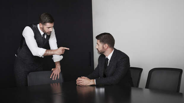 Юрист Петкилев: за оскорбление работодателя подчинённого могут уволить