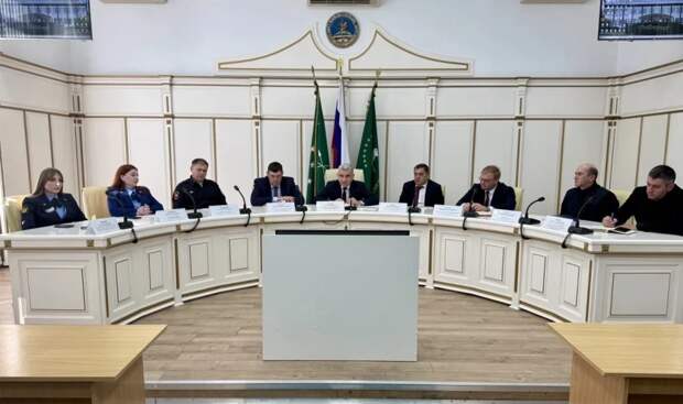 Глава муниципалитета Заур Хамирзов провел заседание по безопасности дорожного движения