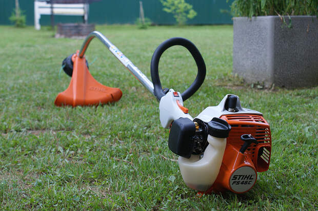 Полный «Штиль»: тест газонокосилки STIHL RM 253Т и мотокосы STIHL FS 45C-E