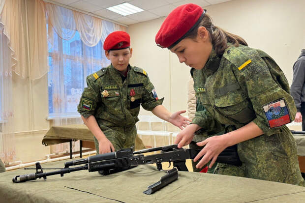 Юнармейцы Омской области приняли участие в военно-спортивных соревнованиях