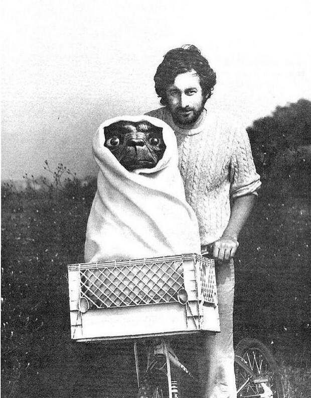 Стивен Спилберг на съемочной площадке «Инопланетянина», 1982 в мире, знаменитости, кадры, люди, молодость, слава, фото