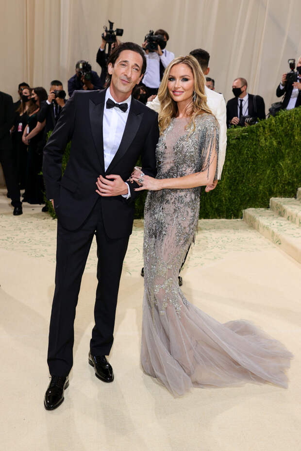 Met Gala-2021: Кристен Стюарт, Лили-Роуз Депп и Дженнифер Лопес Met Gala-2021: Кристен Стюарт, Лили-Роуз Депп и Дженнифер Лопес