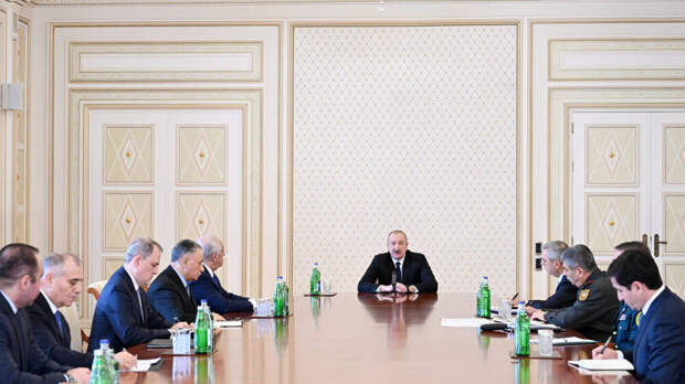 Алиев поручил дать военный ответ на удар иранских БПЛА по Азербайджану