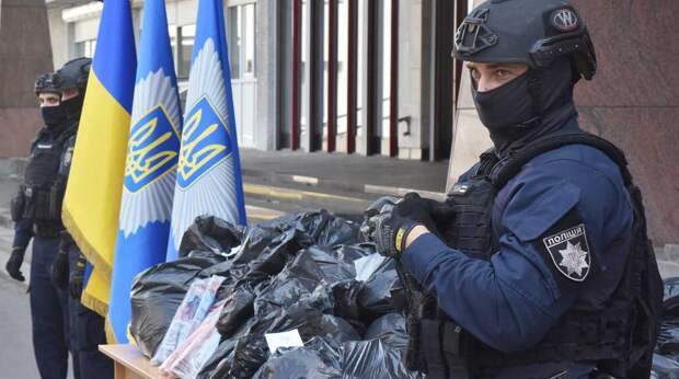 Нардеп устроил в Одесском горсовете потасовку из-за недопуска на заседание - видео