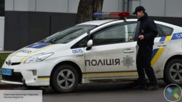 В центре Киева неизвестный захватил банк и угрожает взрывом