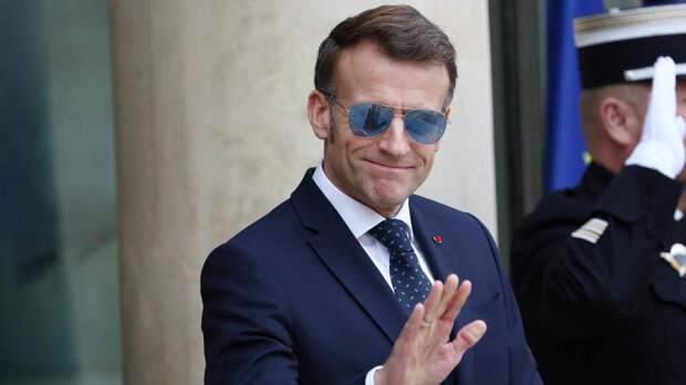 Эксперт Эпископос: Макрон поздно заговорил о переговорах с Путиным