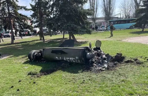 Кровавая провокация: Киев пытается переложить вину за удар по Краматорску на Россию