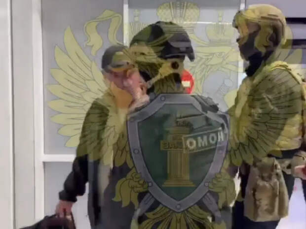 Директора научного института обвиняют во взятке и превышении полномочий