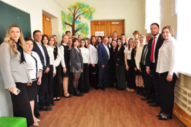 Андрей Осипов открыл серию бизнес-уроков 2026 года встречей с участниками «Движения Первых» в Тюменцевском районе