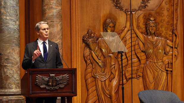 Бессент заявил, что Россия заработает $2 млрд из-за ослабления санкций США