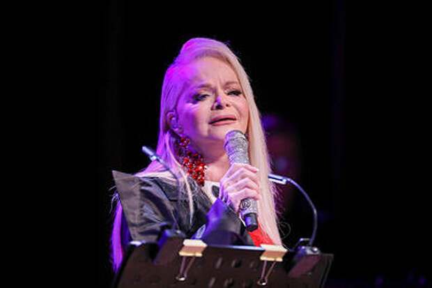 Съезжать не спешит: Лариса Долина отказалась покидать чужую квартиру в Москве до 5 января