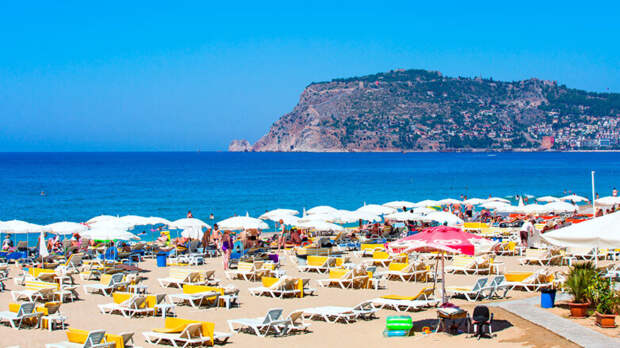 Ученые сообщили о загрязнении моря на турецком курорте Аланья