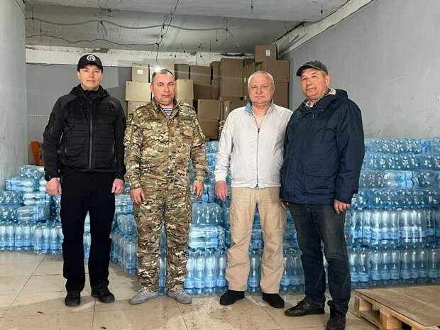Минзәлә районыннан Лисичанск шәһәре социаль объектларына 18 тоннадан артык су китерделәр