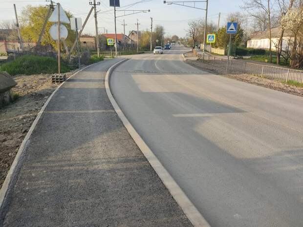 В Симферопольском районе до конца года подрядчик отремонтирует три дороги