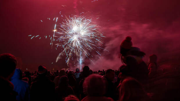 Миронов призвал не запускать фейерверки в Новый год