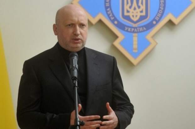 Турчинов: Помогите, украинскую элиту в сортирах мочат!