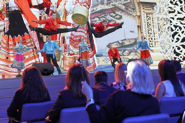 Генеральный директор выставки «Россия» представила одноименный проект Национального центра