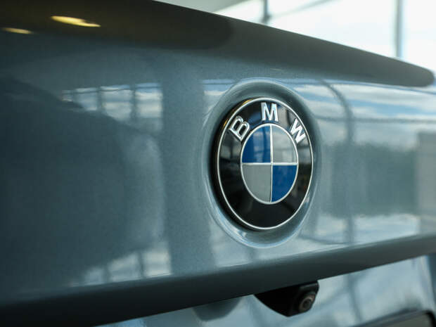 BMW уволила всех, кто помогал поставлять машины в Россию в обход санкций