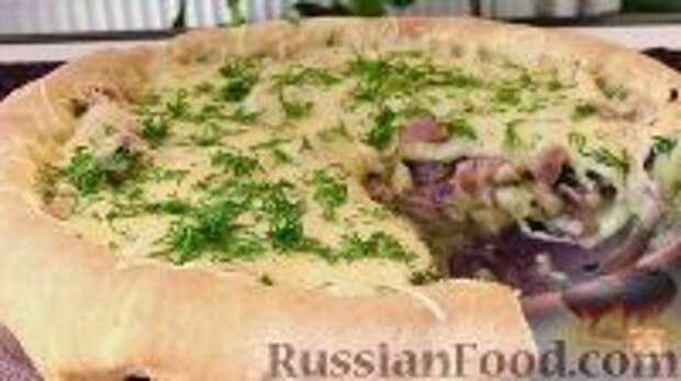 Фото к рецепту: Открытый пирог с беконом и сыром
