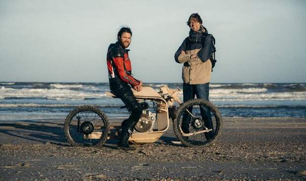 Деревянный мотоцикл на биотопливе