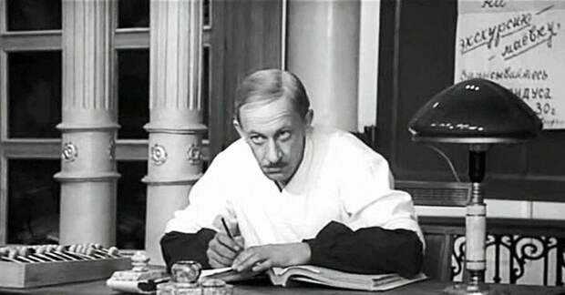 Михаил Швейцер / Мосфильм, 1968Советский актер Евгений Евстигнеев в роли мошенника Корейко, персонажа по мотивам Константина Коровко. Из фильма "Золотой теленок" (1968).