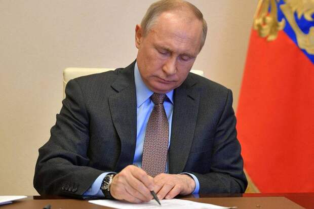 Держит руку на пульсе: эксперты об итогах совещания Путина с правительством Держит руку на пульсе: эксперты об итогах совещания Путина с правительством