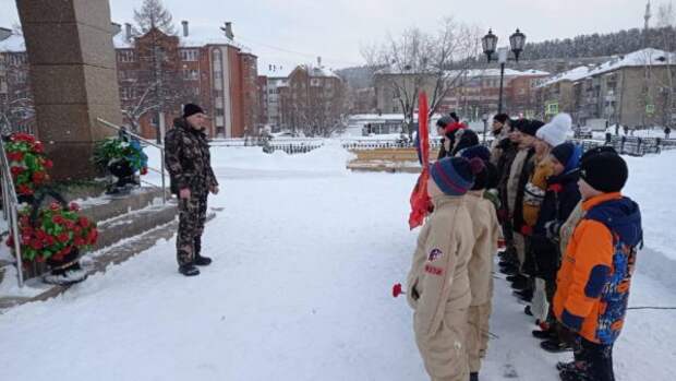 В Новоуральске почтили память воинов-интернационалистов