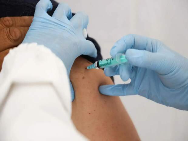 История фельдшера Альфии Вагаповой из Аромашевского района, лечащей всё село и воспитывающей 8 детей