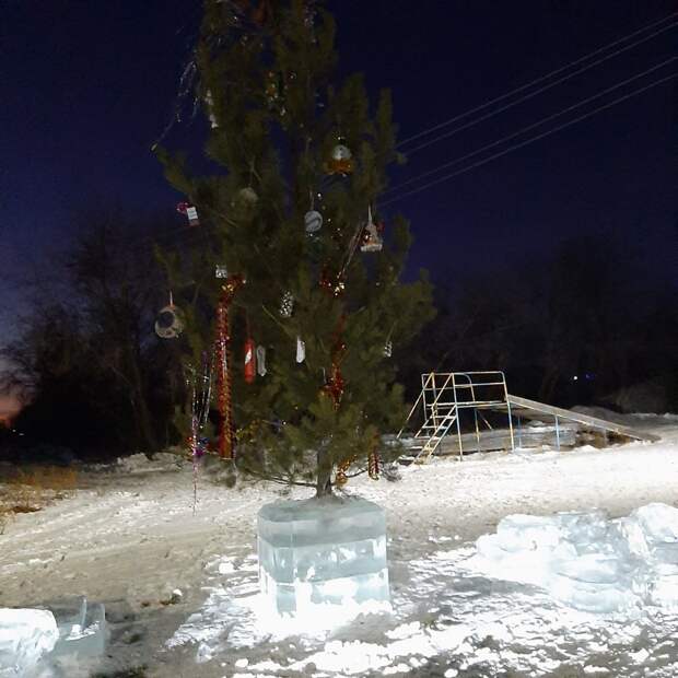 Вандалы разгромили ледовый городок в Челябинской области