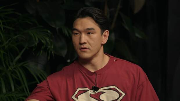 Выдворили, а теперь он герой? Что не так в ситуации с Нурланом Сабуровым 