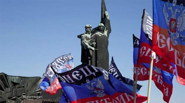 Депутат призвал ГД предложить Путину признать итоги референдумов в Донбассе В Госдуме предложили обратиться к президенту с просьбой признать референдумы в ДНР и ЛНР