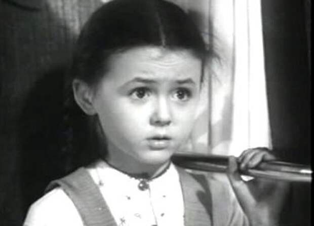 Наталья Селезнева в фильме "Алёша Птицын вырабатывает характер" (1953)