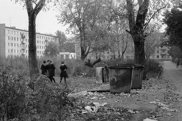Осень в городе. Александр Бобкин, 4 сентября 1986 года, г. Новокузнецк, из архива Александра Алексеевича Бобкина. 