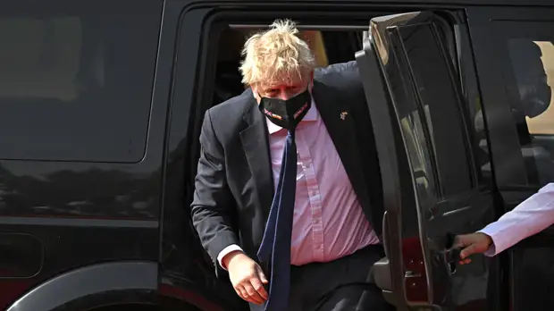 Джонсон объявил, что Британия на следующей неделе возобновит работу посольства в Киеве