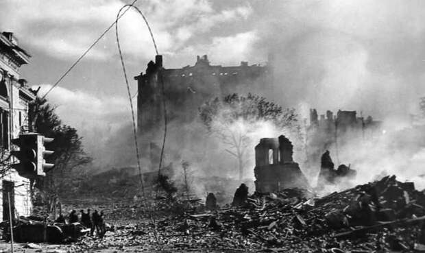 Огненный котёл для евроинтеграторов: зачем был взорван Киев в 1941-м