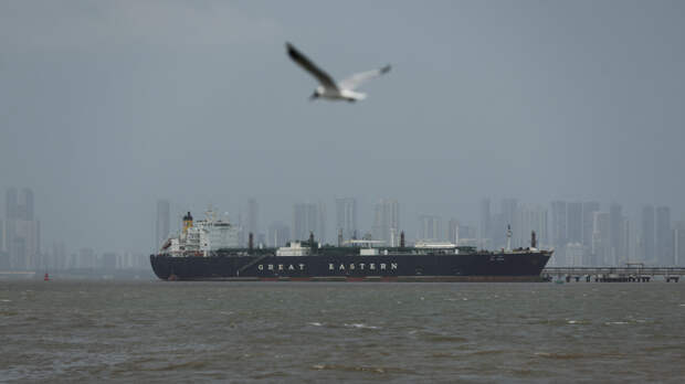 «Подойти слишком близко невозможно»: эксклюзивные кадры иранского острова Харк