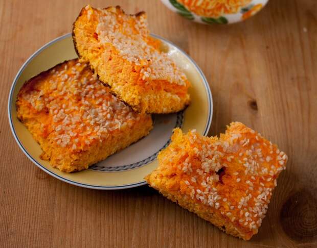 Творожная запеканка с яблоком и морковкой