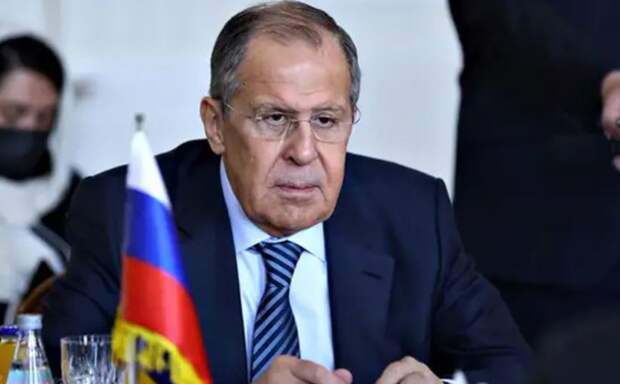 Лавров взорвал “бомбу”: теперь жены американских дипломатов станут уборщицами