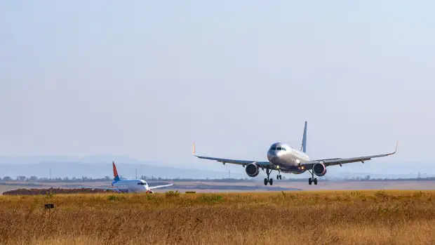 Французы пожаловались на рост цен на авиаперелеты из-за антироссийских санкций