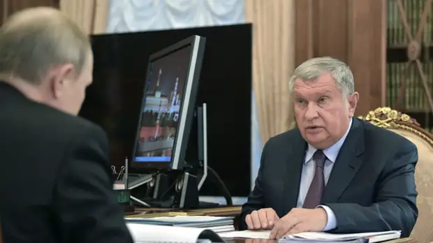 Сечин доложил Путину об итогах переговоров с Белоруссией по нефти