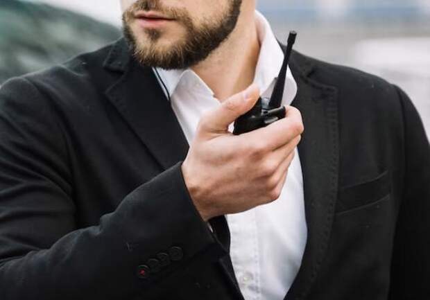 https://www.freepik.com/free-photo/security-guard-protecting-client_6507347.htm#page=3&query=guard&position=48&from_view=search&track=sph