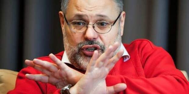 Золотой удар по доллару: экономист предсказал точку невозврата для мировой валюты