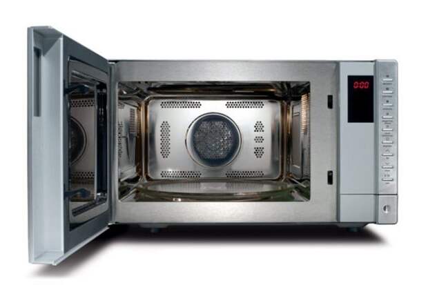 Конвекционный вентилятор, встроенный в микроволновую печь.