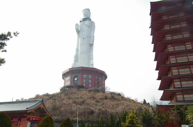 Номер 10: статуя богини Каннон на острове Авадзи, 80 м, Япония в мире, высота, красота, люди, памятник, подборка, статуя, факты