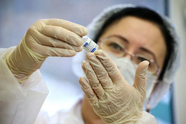 Россиян призвали не делать «винегрет» из вакцин от COVID