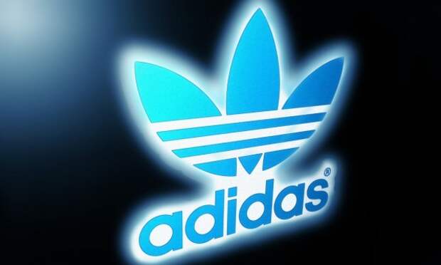 Бизнесмена из Севастополя лишат 50 тысяч рублей за продажу не того «Adidas»